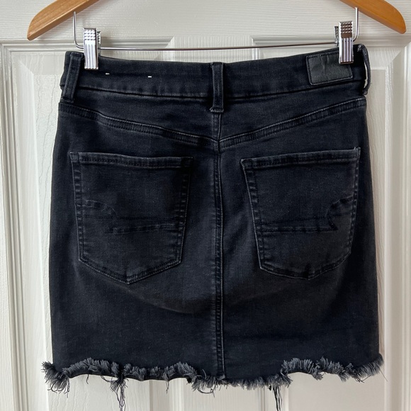 American Eagle “Curvy Hi-Rise Mini” Distressed Black Denim Skirt 6 - Picture 4 of 10